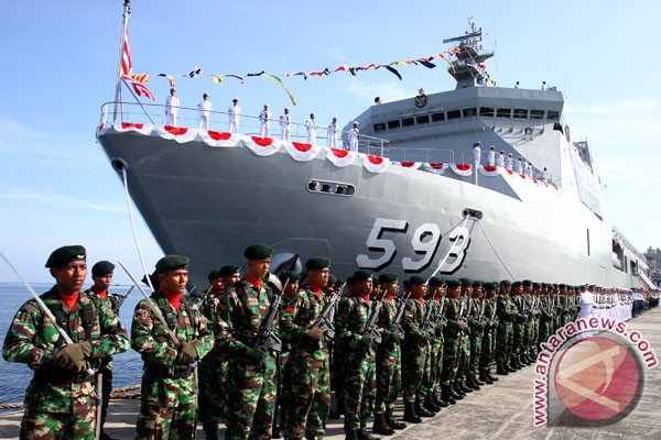 Kapal perang kelas Makassar TNI AL ditawarkan ke dunia