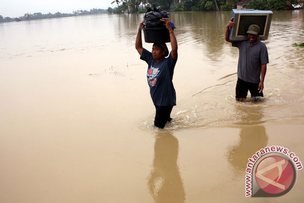 Banjir juga landa Karawang Banjir juga landa Karawang