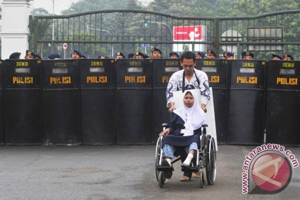 sebelum bergabung dengan ratusan guru honorer kategori dua (K2