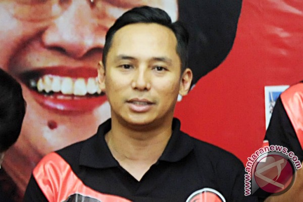 Bandung DPR news dunia uang Nico Siahaan habiskan Rp600 juta untuk kampanye - 20140428PDIP-0706121-nico