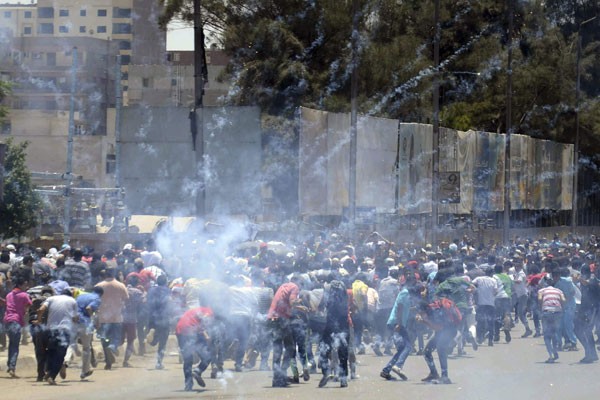 Bentrokan polisi vs pengunjuk rasa di Mesir tewaskan enam orang