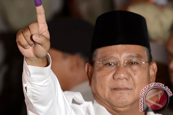Prabowo-Hatta unggul di tempat pemungutan suara SBY - 20140709322