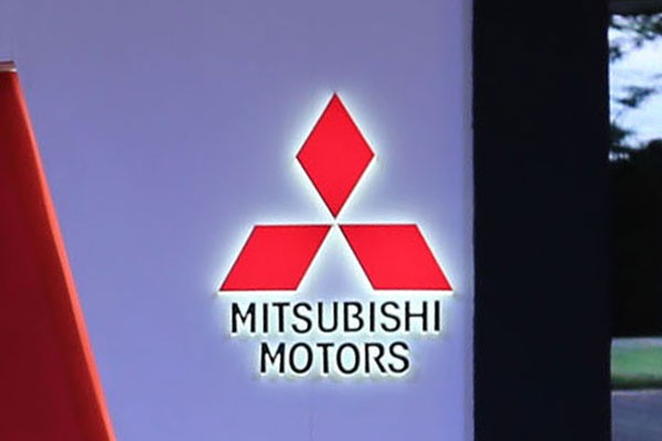 Mitsubishi Lancer Amerika direcall karena masalah airbag