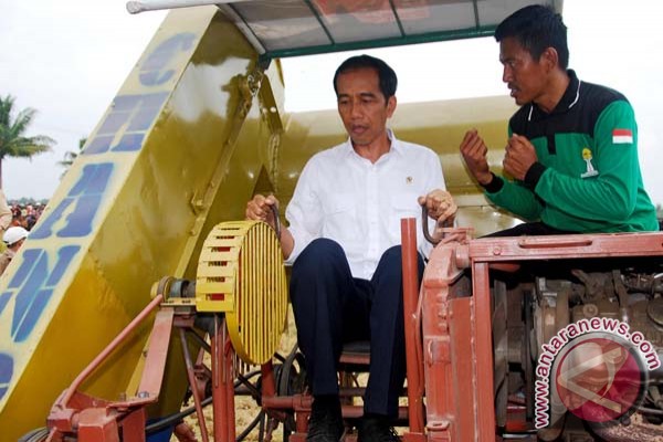 Jokowi inspeksi mendadak ke gudang Bulog Karanganyar