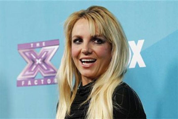 Britney Spears sebut Charlie Ebersol istimewa - 20141107britneypspear-001