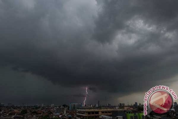 ... sejak pagi hingga siang hari di wilayah DKI Jakarta dan sekitarnya