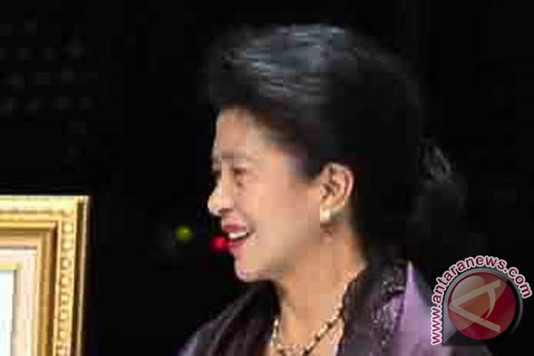 Menteri kesehatan besuk pasien transplantasi ginjal Menteri kesehatan besuk pasien transplantasi ginjal