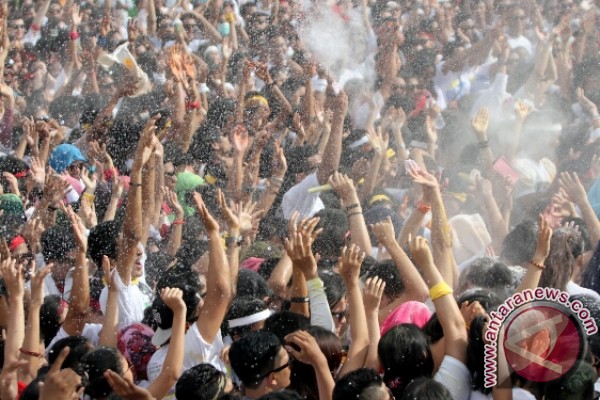 Seribu lebih warga ikuti Color Run Tangerang 2016