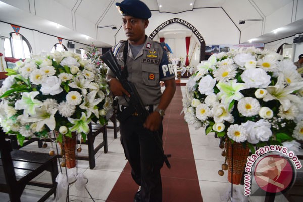 Polda Jawa Tengah tingkatkan pengamanan gereja Polda Jawa Tengah tingkatkan pengamanan gereja