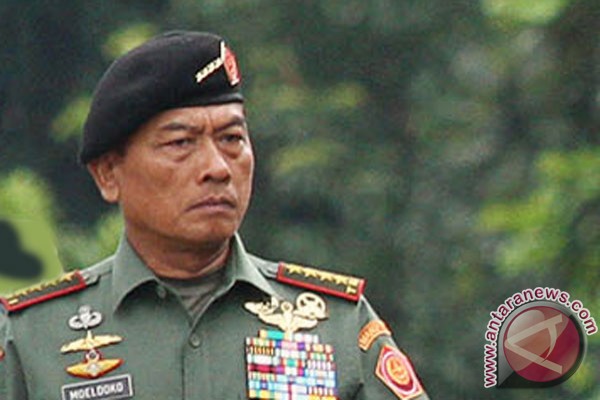Panglima TNI Jenderal Moeldoko kunjungi AAL Surabaya