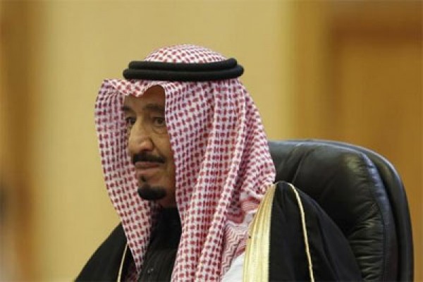 Raja Arab Saudi berhentikan menteri keuangan