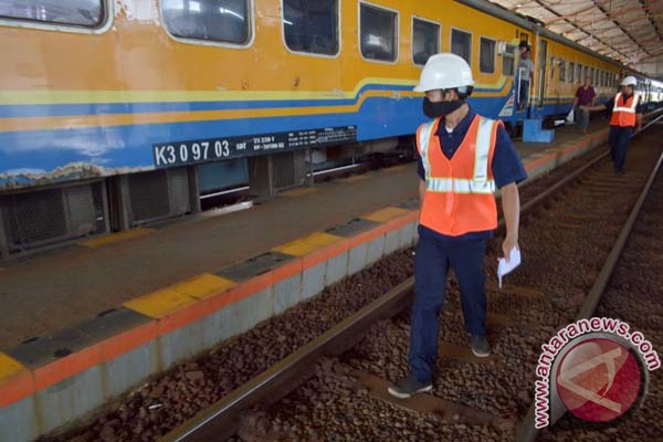 KAI kembali akan turunkan tarif kereta ekonomi KAI kembali akan turunkan tarif kereta ekonomi