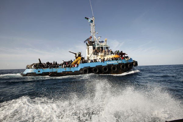 Penjaga pantai Libya hentikan 850 migran di laut Penjaga pantai Libya hentikan 850 migran di laut
