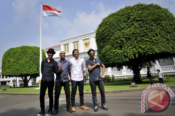 Slank-Raisa tampil bersama di Istana