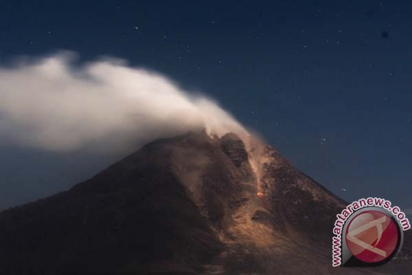 Gunung Sinabung level Awas, warga telah dievakuasi Gunung Sinabung level Awas, warga telah dievakuasi