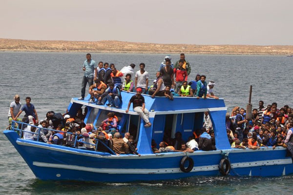 Bayi, anak-anak tenggelam setelah kapal migran menuju Yunani terbalik
