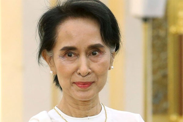 Pemimpin tentara Myanmar akan sambut wanita presiden