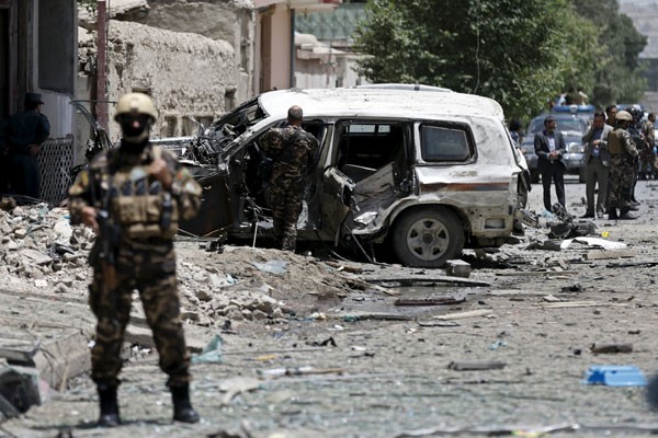 Taliban lancarkan serangan bom mobil ke markas tentara AS di Afghanistan timur