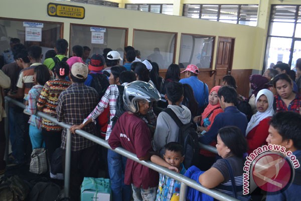Malaysia perketat pemeriksaan pendatang, TKI mudik kurang