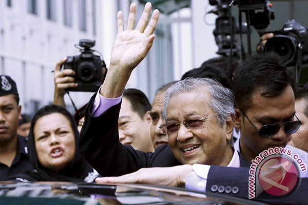Mahathir Mohamad tinggalkan UMNO