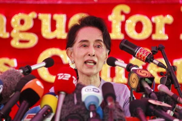 Partai pimpinan Suu Kyi yakin rebut 70 persen kursi parlemen Partai pimpinan Suu Kyi yakin rebut 70 persen kursi parlemen