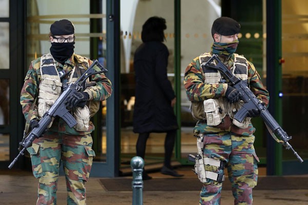 TEROR PARIS - Dewasanya pers dan pengguna sosmed Belgia