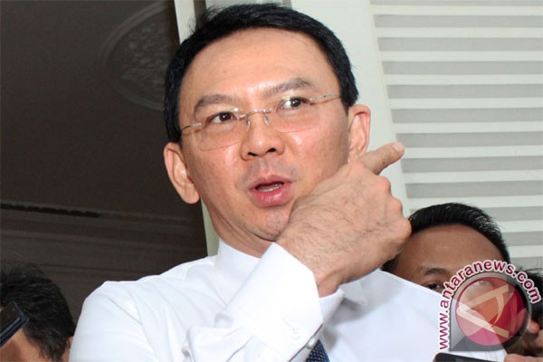 Ahok evaluasi direksi Transjakarta tahun depan Ahok evaluasi direksi Transjakarta tahun depan