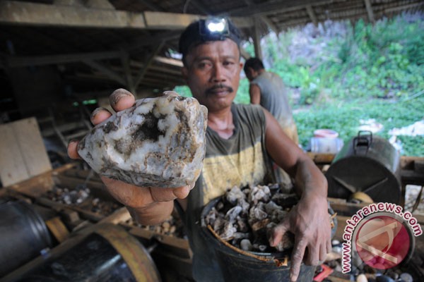 Penambang Emas Tradisional - Foto ANTARA News