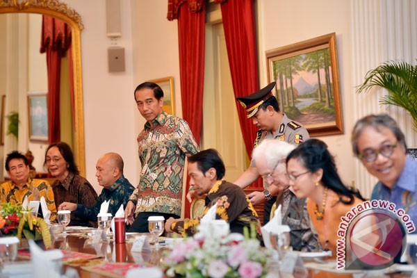 Presiden makan siang bersama cendikiawan dan budayawan