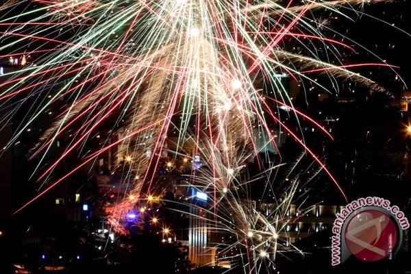 Christmas Fireworks in Indonesia. image: Antara