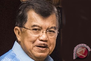Wapres Kalla nikmati matahari terbenam di Candi Ratu Boko