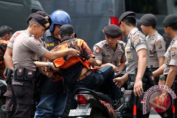 Bentrokan OKP dinilai karena kurang komunikasi