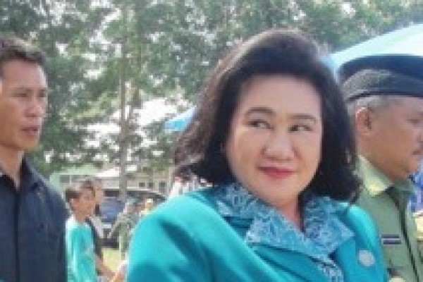 Tina Nur sosialisasi empat pilar bersama pelajar Tina Nur sosialisasi empat pilar bersama pelajar