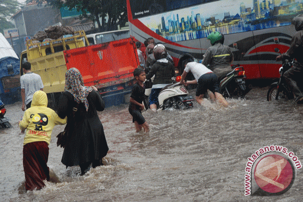 Aher dijadwalkan kunjungi lokasi banjir Kabupaten Bandung Aher dijadwalkan kunjungi lokasi banjir Kabupaten Bandung