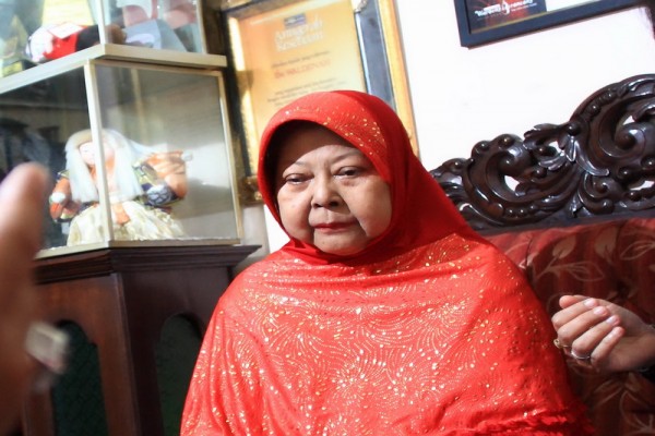 Saat mata Wajinah berkaca-kaca atas penghargaan dari Presiden