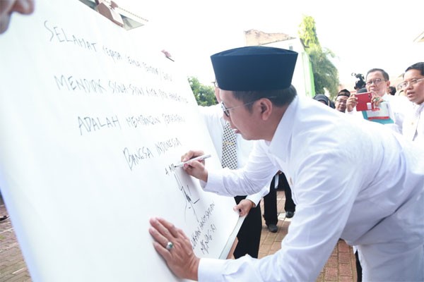 Menag tinjau pelaksanaan UN di madrasah swasta Menag tinjau pelaksanaan UN di madrasah swasta