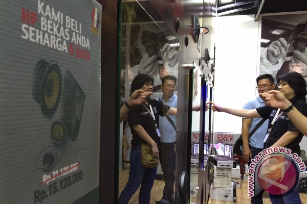 Di IIMS bisa tukar tambah ponsel dengan speaker mobil Di IIMS bisa tukar tambah ponsel dengan speaker mobil
