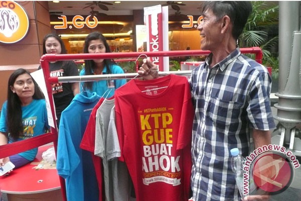 kaos teman ahok foto antara news kaos teman ahok foto antara news