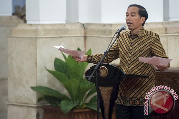 Presiden Jokowi minta harga kebutuhan pokok Lebaran turun Presiden Jokowi minta harga kebutuhan pokok Lebaran turun