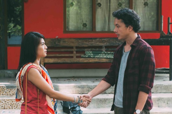 Dian Sastrowardoyo and Nicholas Saputra in 'Ada Apa Dengan Cinta 2.' Image: Miles Films