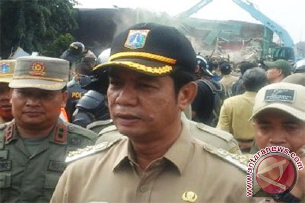 Rustam Effendi Wali Kota pertama yang mengundurkan diri Rustam Effendi Wali Kota pertama yang mengundurkan diri
