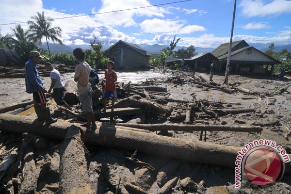 Empat orang meninggal akibat banjir bandang Subang Empat orang meninggal akibat banjir bandang Subang