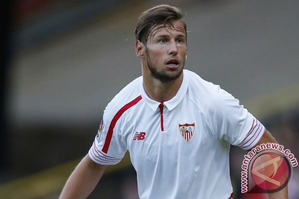 Gagal dapatkan Renato Sanches, MU bidik Grzegorz Krychowiak Gagal dapatkan Renato Sanches, MU bidik Grzegorz Krychowiak