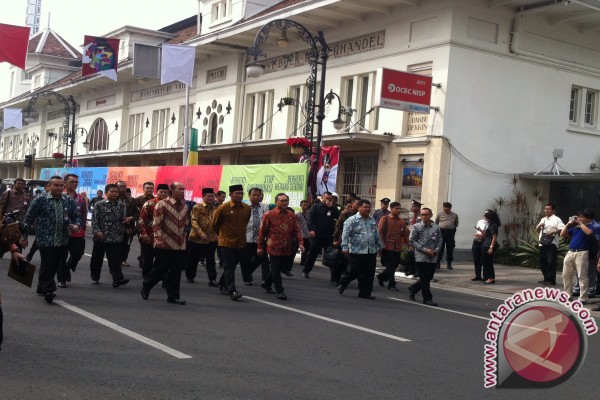 Pancasila dasar dan ideologi negara yang sudah final Pancasila dasar dan ideologi negara yang sudah final