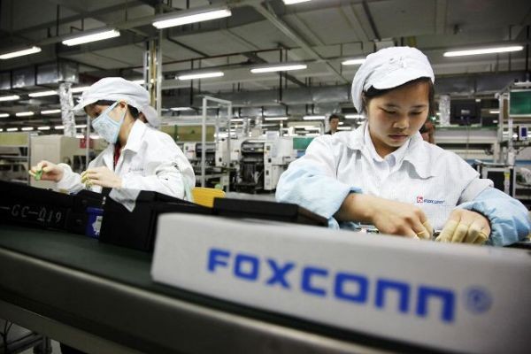 Foxconn perkuat sumber daya dengan robot