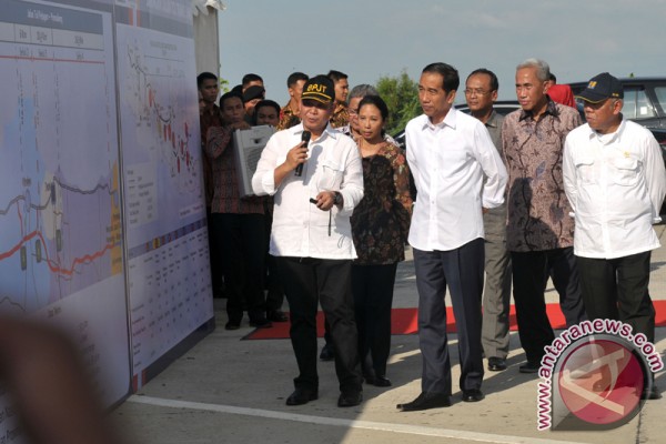 Presiden Jokowi targetkan konstruksi jalan Merak-Banyuwangi selesai 2018