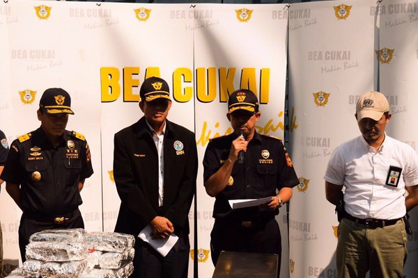 Bea cukai dan BNN kembali bongkar sabu dalam moulding baja stainless