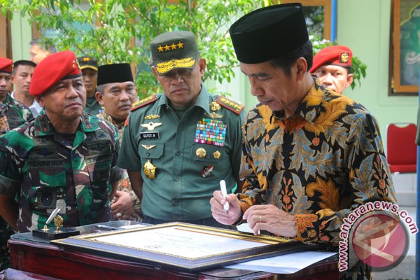 Presiden Jokowi tekankan kinerja TNI-Polri harus cepat, profesional