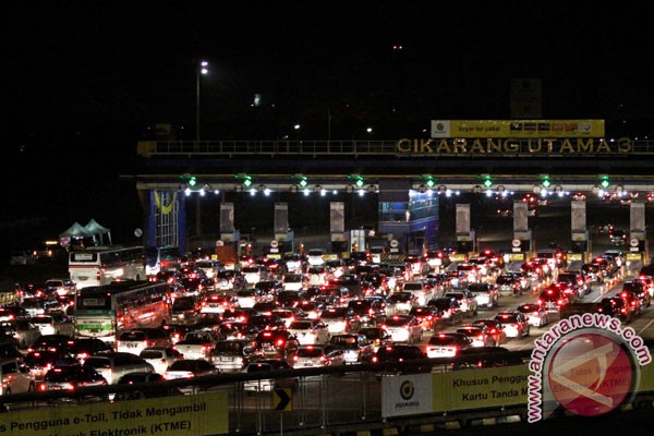 Tol Jakarta-Cikampek tambah gardu transaksi antisipasi kemacetan