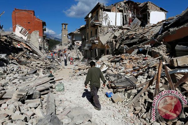 120 orang tewas akibat gempa bumi dahsyat di Italia